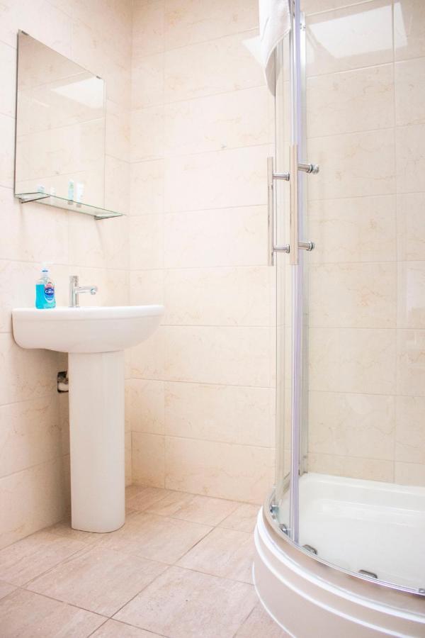 Large Ground Floor Pet Friendly 2 Bedroom Apartment With Free Parking Loughborough Eksteriør bilde